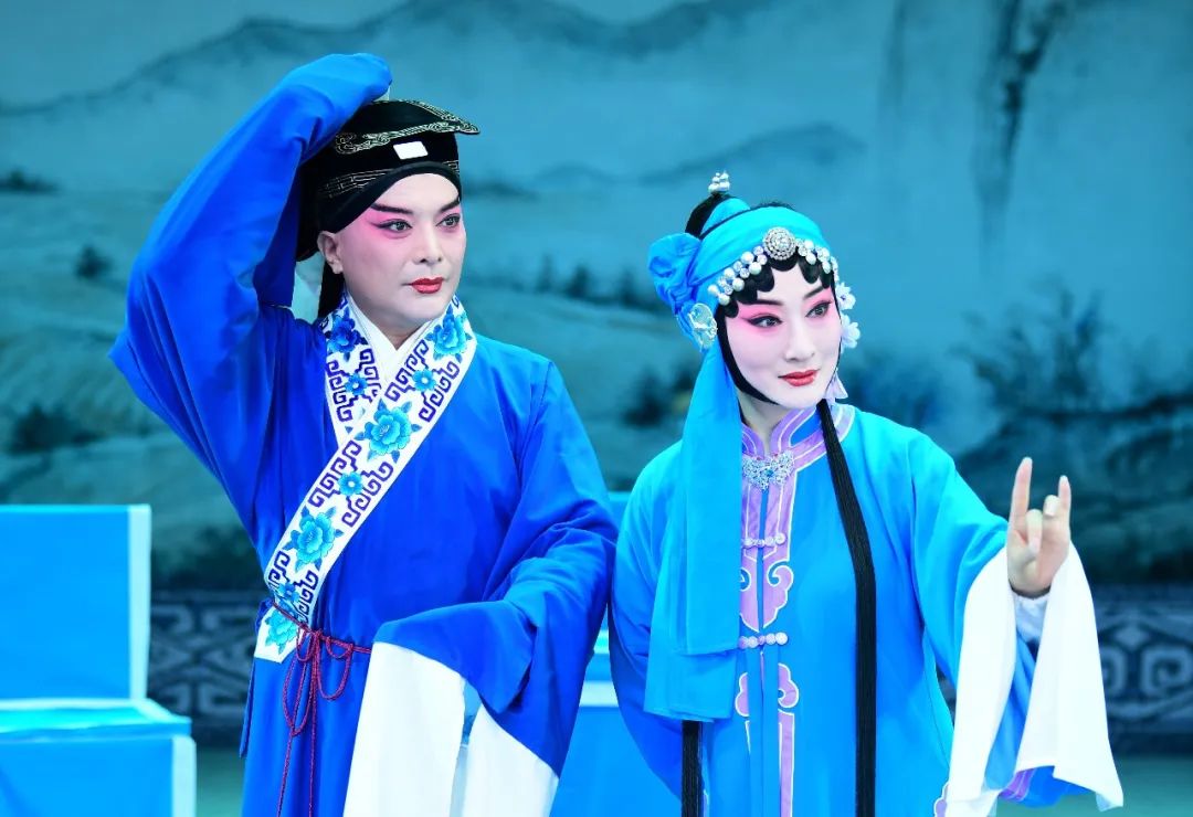 �������w�������2020��